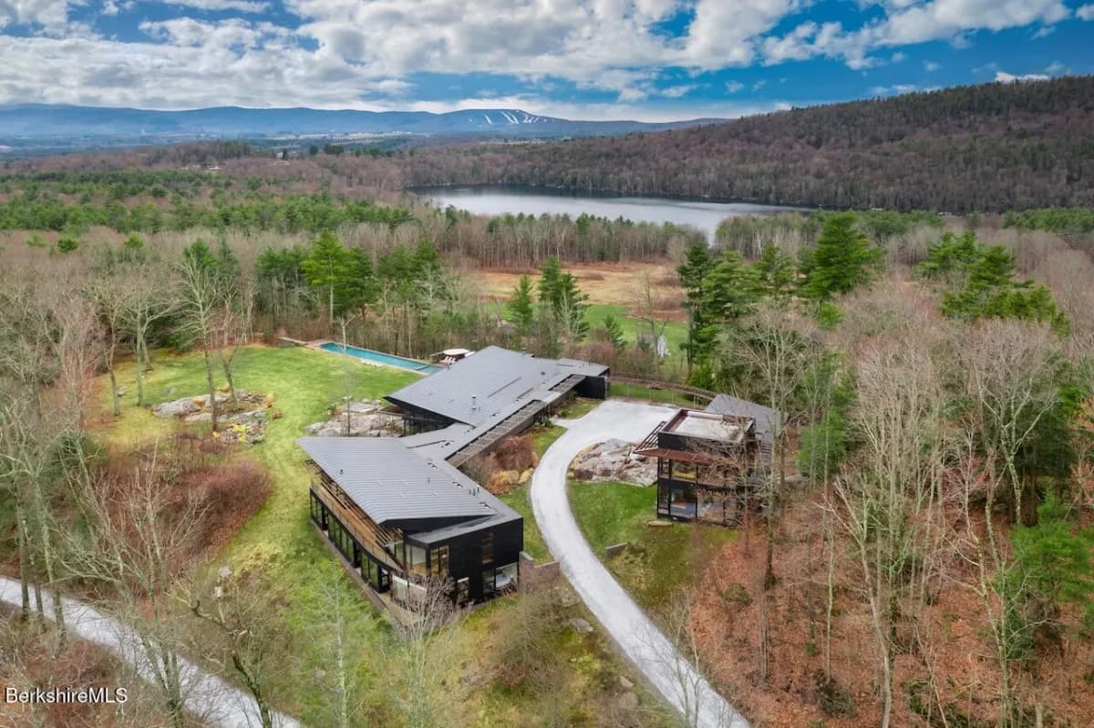 Multi-Generational Buyers Are Reshaping Rural Real Estate Markets