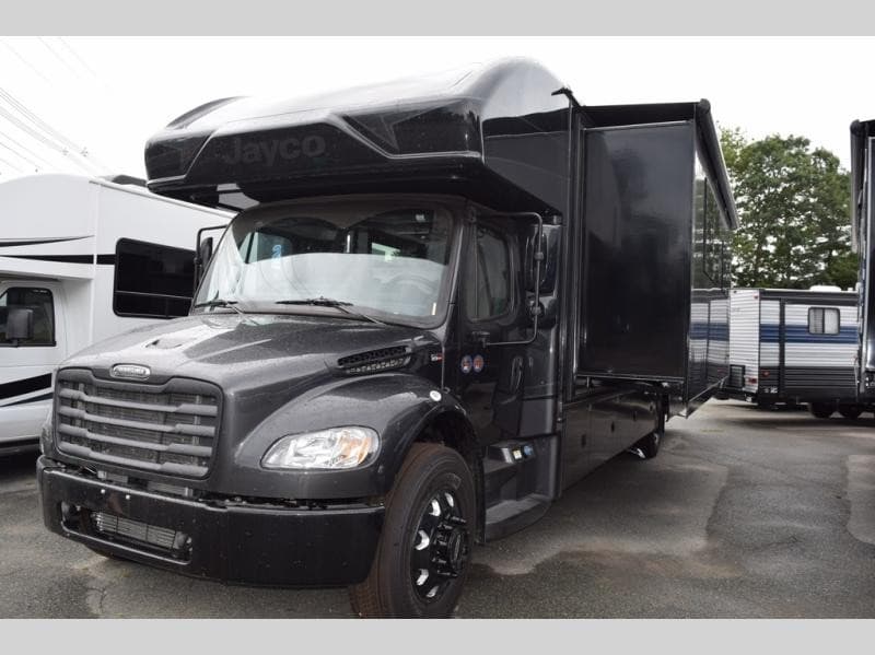 Pete's RV Center Expands Jayco Seneca Inventory, Strengthening RV Sales and Service Across New England