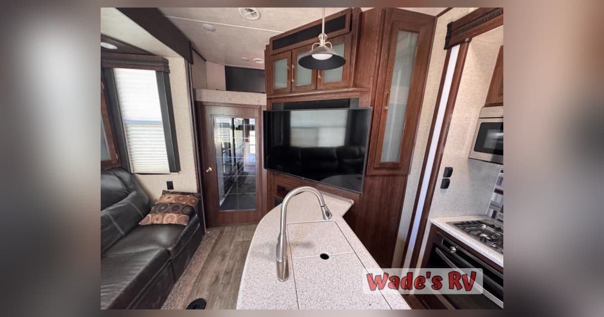 Wade's RV Highlights Coachmen Destination Trailers and Heartland Toy Haulers for Fall Buyers