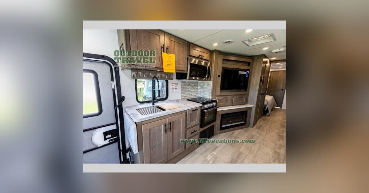 Outdoor Travel's Model Year-End Clearance and Rentals Offer Ontario RV Buyers and Renters Flexible Options